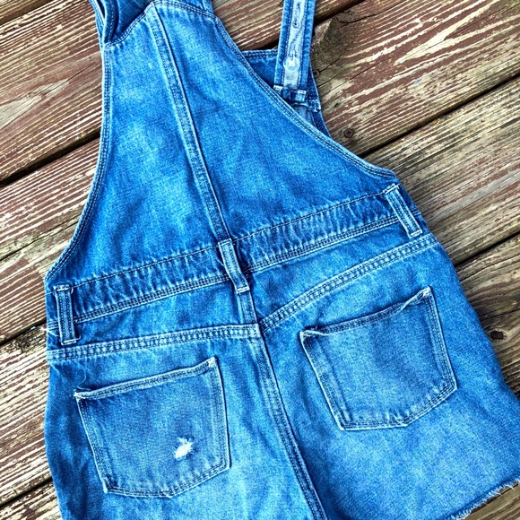 Girl size 16 distressed short overalls - Picture 2 of 2